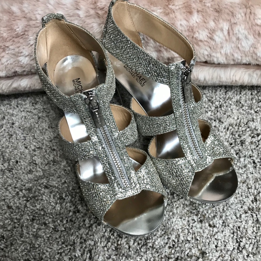 MICHAEL Michael Kors pumps or heels size 6.5